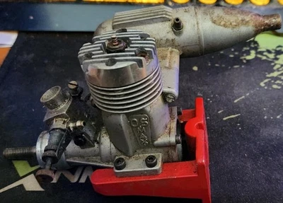 OS MAX 25 RC Motor Used been in storage but turns over well - Image 1 of 4