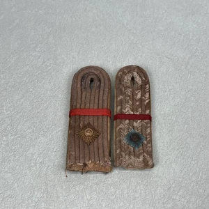 Hombro de infantería del ejército alemán Oberleutnant con tubería roja  - Imagen 1 de 5