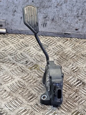 TOYOTA YARIS THROTTLE PEDAL 78110-0D040 ACCELERATOR PEDAL  1.5L HYBRID CVT 2019 - Image 1 of 4