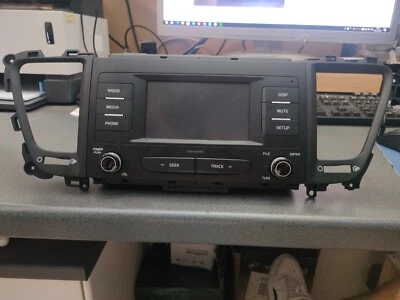 Radio Kia Sedona 2017 - P/N: 96180-A9BA0WAC - Immagine 1 di 3