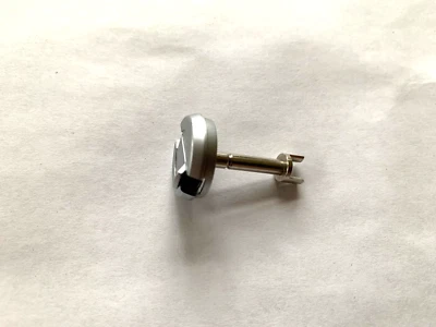 Minolta XG-9 XG-7 XG-1 XG-2 Perilla de rebobinado, tornillo y eje - Todo color plata Foto 1 de 4