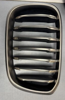 BMW X4 / X3 G01 / G02  19-21  BMW X4 M40i GRILLE CERIUM GREY Color - Image 1 of 4