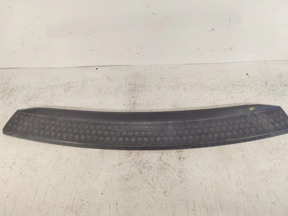 2008-2010 Chrysler Town and Country Grand Caravan Rear Bumper Step Pad OEM Foto 1 de 4