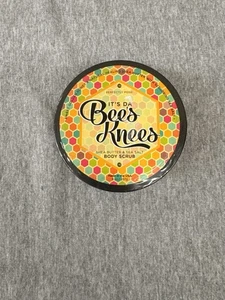 🍯 Perfectly Posh It’s Da Bees Knees Body Scrub 9oz Shea Butter & Sea Salt NEW - Picture 1 of 1