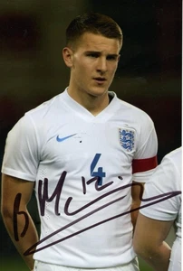 ENGLAND, HARROGATE & SHREWSBURY: BRYN MORRIS SIGNED 6x4 ACTION PHOTO+COA - Picture 1 of 1