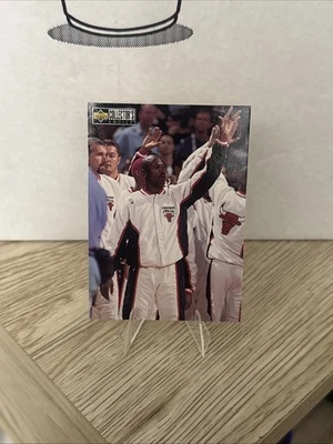 1997-98 Upper Deck Collector's Choice - Michael's Magic Michael Jordan #394 - Image 1 of 2