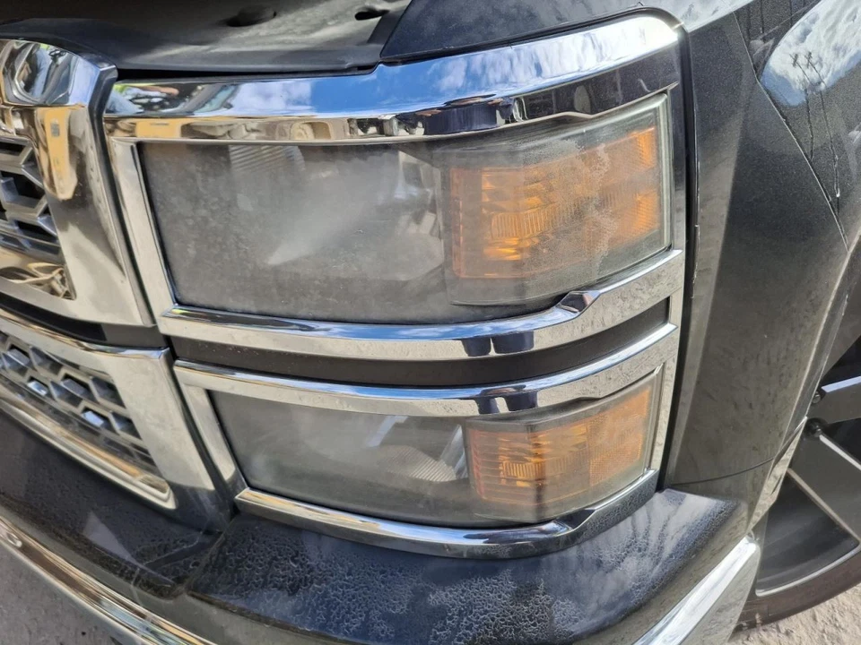 2014-2015 Chevrolet Silverado 1500 Driver Headlight Assembly OEM Used 3707968 - Image 1 of 4