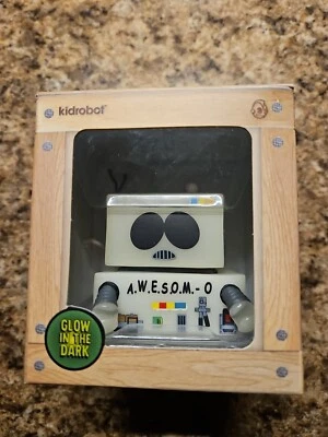 Kidrobot South Park AWESOM-O 3" Figure, Glow In The Dark  NIB - Image 1 of 4