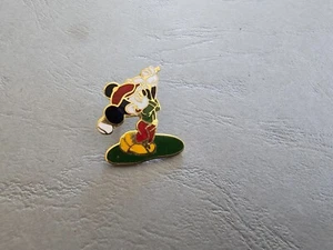 Pin's Walt Disney - Disney - Mickey Golf - Picture 1 of 12