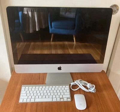 LATE 2009 IMAC DESKTOP - 21-1/2" MONITOR - CORDLESS KEYBOARD AND MOUSE - Image 1 of 4