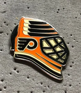 Philadelphia Flyers Goalie Mask NHL Hockey Pin - Imagen 1 de 1