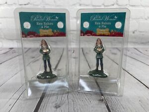 PIONEER WOMAN 2pc LOT CHRISTMAS VILLAGE FIGURINES “REE BAKES A PIE” NEW SEALED!