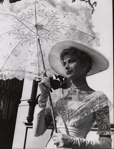 GRACE KELLY - THE SWAN - 1956 - N & B-TBE - 26 x 34 CM - Foto 1 di 2