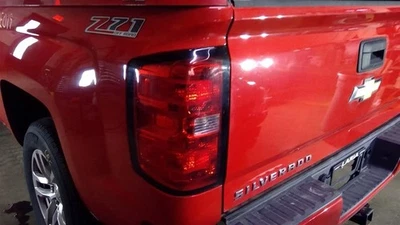 Driver Tail Light Pickup With Box DRW Fits 16-19 SIERRA 3500 PICKUP 11651386 - Image 1 of 4