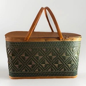 Vintage 1976 Wicker & Wood Picnic Basket W/ Shelf Hawkeye Burlington Made USA - Picture 1 of 24