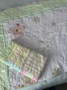 Pottery Barn Kinder Mädchen gesteppter Bettbezug rosa Blumen 84 "X 66". - Bild 1 von 5