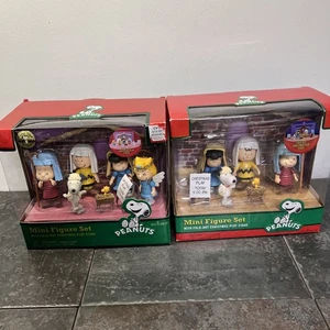 Neu im Karton 2010/2012 Charlie Brown Peanuts Weihnachtskrippe Festzug mit Bühnenset - Bild 1 von 10