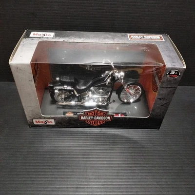 Motocicleta Harley-Davidson Maisto "1/18 Harley-Davidson 1984 FXST Softail" - Imagen 1 de 4