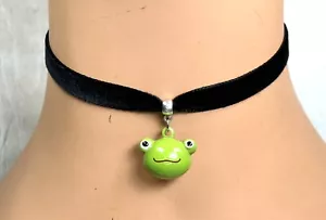 Collar Gargantilla de Terciopelo Negro Campana de Rana Rana Gato Cosplay Anime Lolita Moda - Imagen 1 de 3