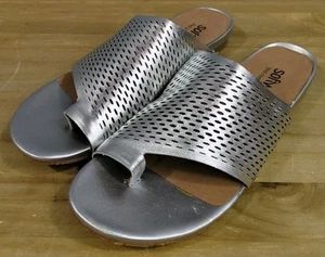 W30 NEW Softwalk Corsica II Womens 12M Slide On Leather Sandals Silver - Picture 1 of 9