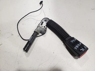 Пряжка правого переднего ремня безопасности - 2004 BMW 330XI E46 седан - 01-06 OEM 8257790 - Изображение 1 из 4