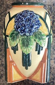 Great Vintage Art Deco Ceramic Vase Skyscraper Buttresses Signed Maruhon Japan