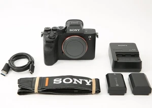Sony a7R IV A (ILCE-7RM4A) 61MP Spiegellose Digitalkamera (Nur Gehäuse) 7870 Auslösungen - Bild 1 von 11