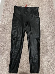 Spanx Größe 2x schwarze Kunstleder Leggings - Bild 1 von 2
