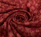 Sari rouge vintage Sushila 100 % soie pure tissu artisanal floral imprimé