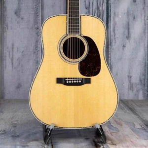 Martin D-42, Natural - Picture 1 of 8