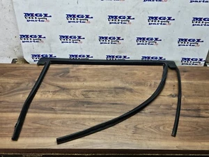 FORD GALAXY MK4 CD390 REAR DOOR WINDOW SURROUND SEAL & TRIM COVER RIGHT 2016-23 - Picture 1 of 18