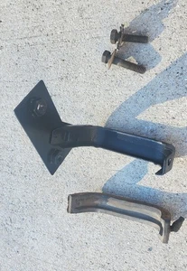 Used Upper Radiator Mounting Bracket Corvette 69 70 71 72 73 74 75 76 1969 1976 - Bild 1 von 5