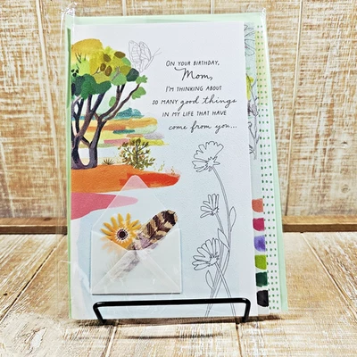 Tarjeta de felicitación de cumpleaños Hallmark mamá colorido paisaje pluma flor Foto 1 de 4