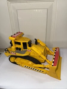 HASBRO 1999 TONKA PLASTIC BULLDOZER CONSTRUCTION TOY USE FOR PARTS 8.75"L L16 - Picture 1 of 7