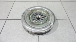 Original Flywheel 0B5105317R Audi A4 8K A5 8T A6 0.1oz Q5 2.0TDI - Picture 1 of 10