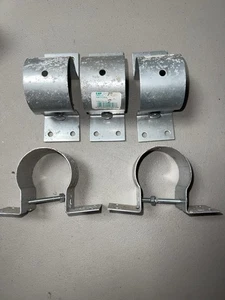 5 Stück Rohrbefestigungswinkel aus verzinktem Stahl - 2" Rohrbänder mit Schrauben - Bild 1 von 1