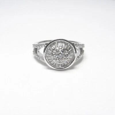 Estate 14K 白金长方形和明亮式切割钻石镶嵌戒指 1.00 克拉 — 第 1/4 张图片