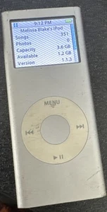 iPod nano 2a generazione argento (4 GB) A1199 spedizione veloce buono 351 canzoni - Foto 1 di 2