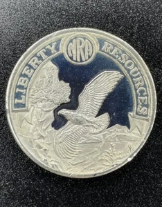 NRA .999 Silver 20g Round Liberty Resources 2nd Amendment Rights Vtg Gun 2A Coin - Picture 1 of 2