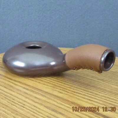 Tostador de granos de café de cerámica Nuvo Eco mango envuelto en cuero marrón hecho en Corea Foto 1 de 4