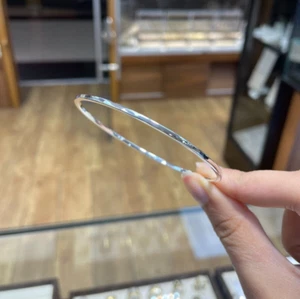 Brazalete liso redondo de plata de ley 925 de 70 mm para dama regalo para ella NUEVO - Imagen 1 de 4