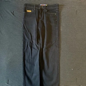 empyre Relax Girls jeans Size 26 - Picture 1 of 6