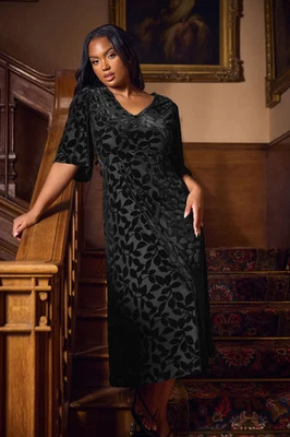 Yours Curve Women's Plus Size Leaf Velvet Devore Maxi Dress - Image 1 of 4