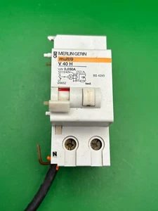 Merlin Gerin 26652 V40H 30mA RCD RCBO - Imagen 1 de 4