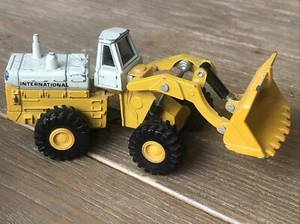 ERTL Mighty Movers International 560 Wheel Loader 1/64 Diecast 1988 - Picture 1 of 6
