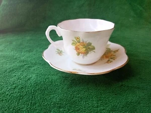 Tazza da tè e piattino Bone China Made in England - Foto 1 di 7