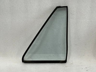 Honda Accord 1985 lado derecho del pasajero puerta trasera ventilación ventana de vidrio Foto 1 de 4