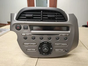 2009-2013 HONDA FIT AM/FM RADIO MP3 CD PLAYER 39100-TK6-A013-M1 OEM As Is Flaws - Picture 1 of 9