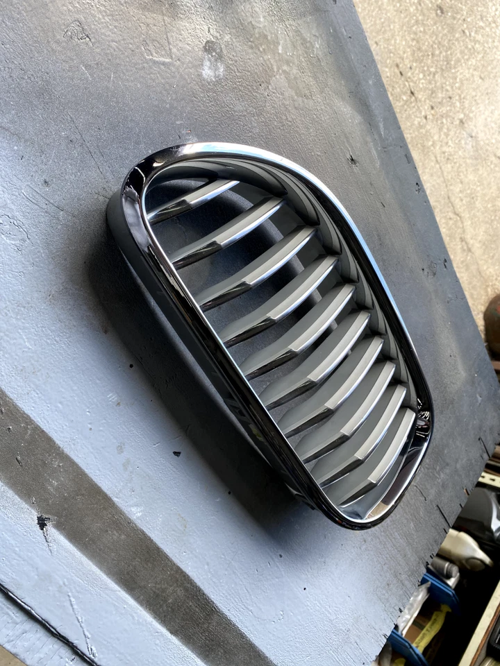 2013-2015 BMW 640I Gran Coupe 3.0L OEM Left Side Hood Kidney Grille 51137211921 - Image 1 of 4
