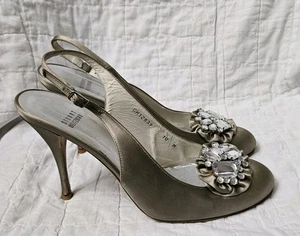 Stuart Weitzman Tacones Taupe Satén y Estrás Eslinga Trasera Punta Redonda 10M - Imagen 1 de 7